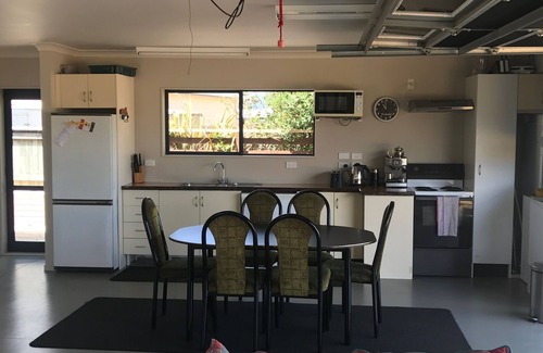 Matarangi House | Matarangi Beach Bach