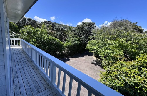 Matarangi Cottage | Matarangi Beachfront - Matarangi Holiday Home