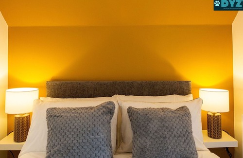 Newport Apartment | Mathieson House 5 - Parking - WiFi - City Views - By DYZYN