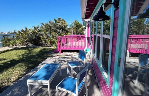 Matlacha Apartment | Matlacha Cottage 2/2 remodeled& sunsets!n