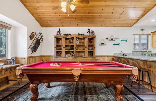 Fox Farm House | Matterhorn Bear
