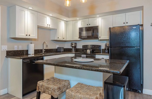 Kihei Condo | Maui Banyan T308 | Spacious 2BR w/Garden & Mountain Views by Kamaole II