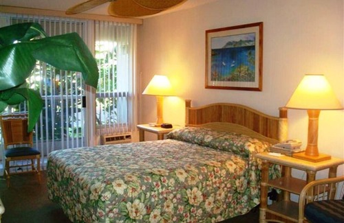 Kihei Resort | Maui Banyon Resort Studio Unit Sleeps 2