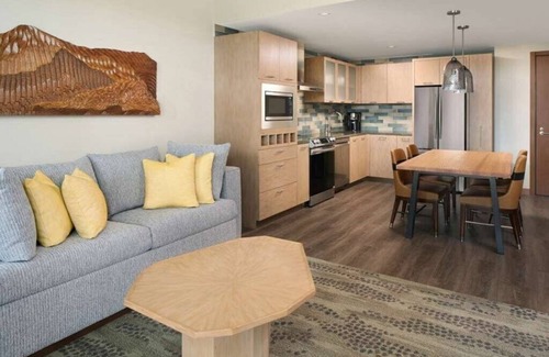 Kihei Condo | Maui Bay Villas, a Hilton Grand Vacations Club - 1 Bedroom Penthouse