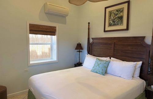 Kahana Bed & Breakfast | Maui Beach House | Ocean View Bed & Breakfast | BBQ, Garden & Free Parking