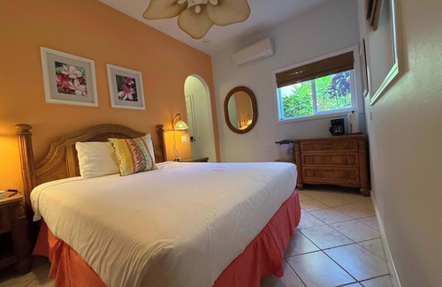 Kahana Bed & Breakfast | Maui Beach House | Ocean View Bed & Breakfast | BBQ, Garden & Free Parking