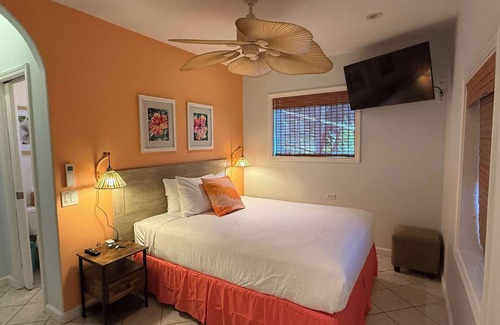 Kahana Bed & Breakfast | Maui Beach House | Ocean View Bed & Breakfast | BBQ, Garden & Free Parking