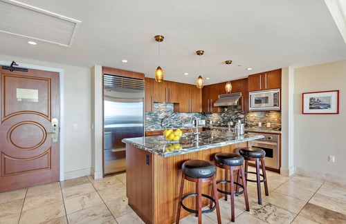 Honokowai Condo | Maui Resort Rentals: Honua Kai – 6 Total Bedrooms, 7th Floor Stunning Deluxe Ocean and West Maui Mountain Views!