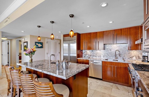 Kaanapali Condo | Maui Resort Rentals: Honua Kai – Incredible 8 Bedroom Oceanfront Gem, Over 6000 Combined Sq. Ft. w/Built-in Viking B.B.Q.!