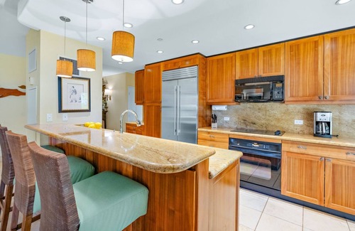 Kaanapali Condo | Maui Resort Rentals: Kaanapali Alii 233 - Luxurious Interior Courtyard 3BR with Stunning Ocean Views!