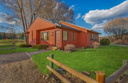 Clark Cabin | Maverick - 2 bedroom, 2 bath cozy cabin with kitchen. Has park and pond views