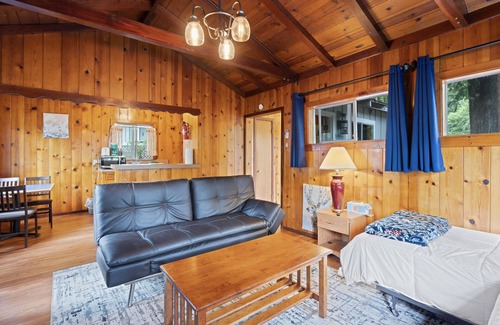 Boulder Creek Cabin | Mavrik - Cain Masoods Lodge