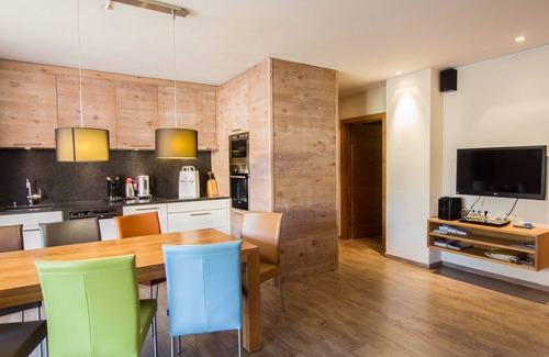 Zell am See Apartment | Max Residence im Zentrum mit Terrasse, Garage