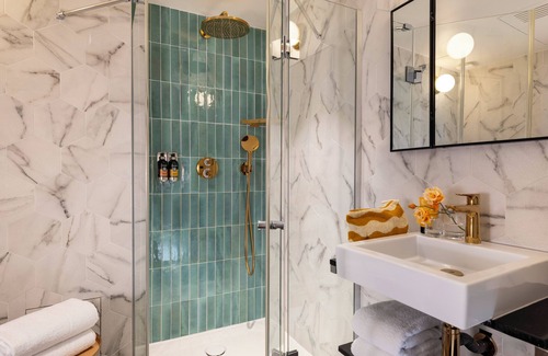 Quartier du Faubourg-Montmartre Hotel | Maxim Folies