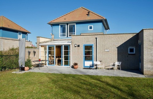 Hoofdplaat House | Maxime 209 - Kustpark Village Scaldia - Large detached holiday villa with garage