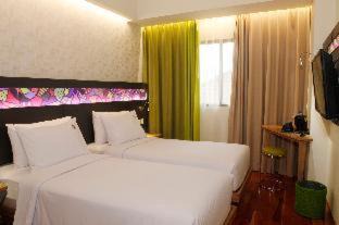 Gubeng Hotel | MaxOneHotels at Dharmahusada Surabaya