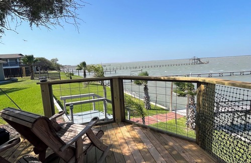 Loyola Beach Apartment | MAXWELL 2BDRMBATH SUITE-OUTDOOR KITCHEN-PRIVATE LIGHTED PIER ON BAFFIN BAY