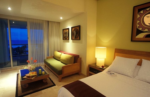 Puente del Mar Resort | Mayan Palace Master Room Acapulco-Pools-Entertainment -Golf-15 Restaurants