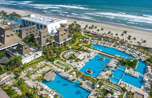 Puente del Mar Resort | Mayan Palace Master Room Acapulco-Pools-Entertainment -Golf-15 Restaurants