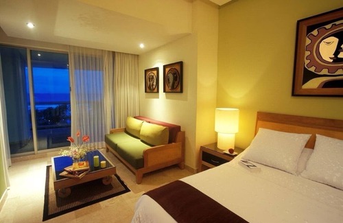 Diamante Resort | Mayan Palace Master Room at Vidanta Acapulco