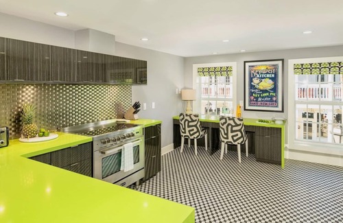 Downtown Condo | *MAYA’S SECRET TREASURE @ DUVAL* Private Pool & Balcony over Duval + LAST KEY