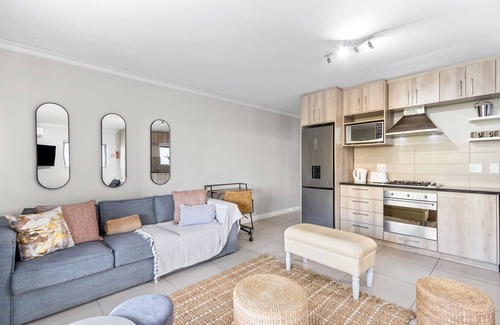 Century City Apartment | Mayfair 246 - One Bedroom Apartment, Sleeps 3