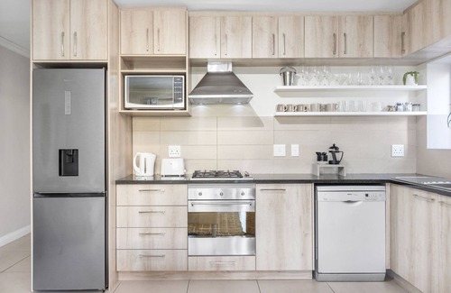Century City Apartment | Mayfair 246 - One Bedroom Apartment, Sleeps 3