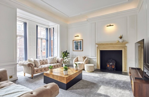 City of Westminster Apartment | Mayfair’s Finest | Spacious 3BR Luxury Stay