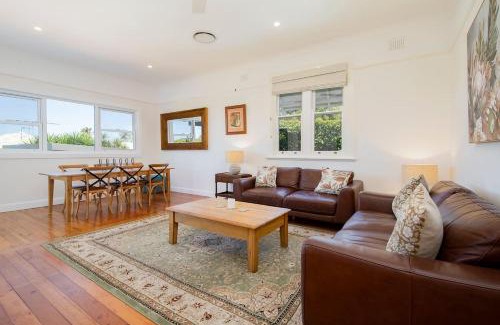 Mayfield House | Mayfield Grove - Vintage Escape with Modern Comfort