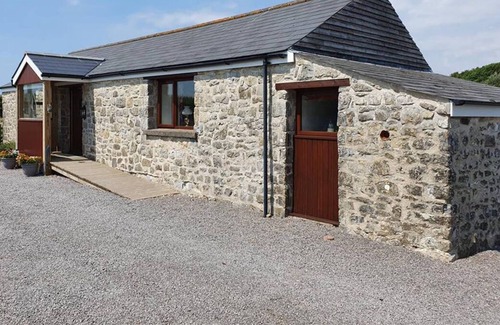 Cowbridge House | Maytree Cottage in Vale Of Glamorgan