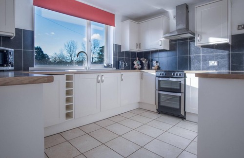 Tenby House | Maytree Cottage - 4 Bedroom Holiday Home - Tenby