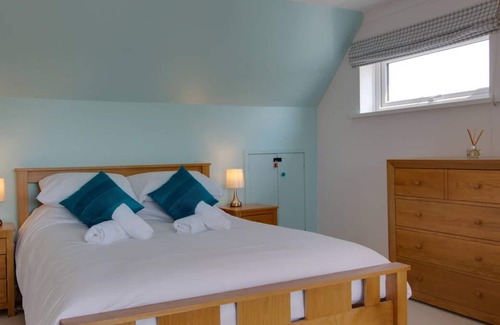 Bishopston House | Maytrees in the beautiful Swansea