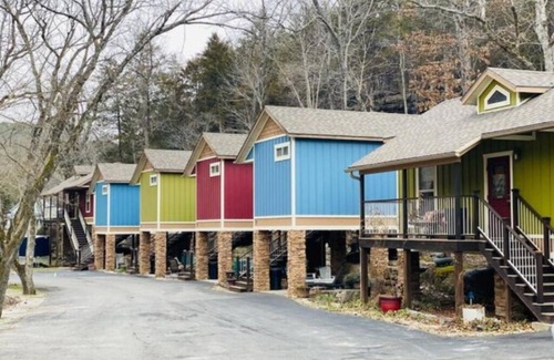 Eureka Springs Historic District Apartment | Maywood: Urban Treehouse #4