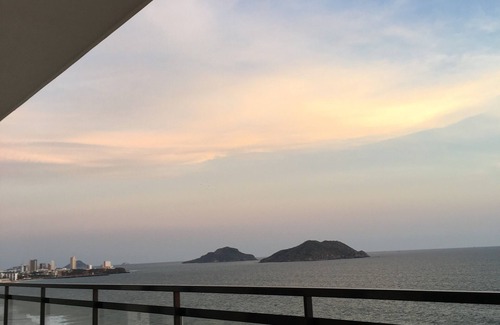 Cerritos Condo | Mazatlan Oceanfront Pearl Tower 705A
