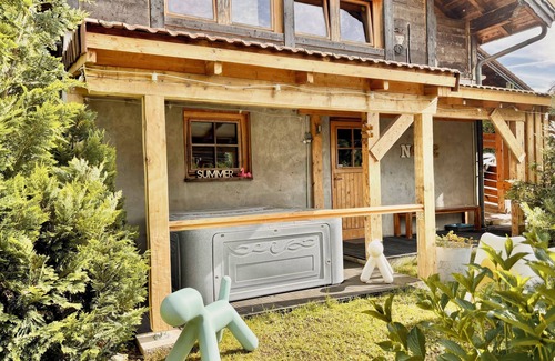 Saint-Jean-de-Sixt Ski Chalet | Mazot Xel-Ha: Wooden chalet: Sauna, Jacuzzi, Wifi, South-facing terrace, all comforts.
