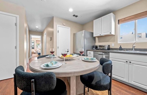 San Diego House | MB Rooftop Deck and BBQ Patio House + 2 parking!