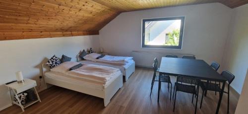 Oerlinghausen Apartment | MC MONTI Bielefeld - Oerlingshausen Zentral, NETFLIX