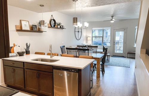 McCall House | McCall Vacay Getaway - New Townhome - Sleeps 10, 5 Beds and 3 Bathrooms