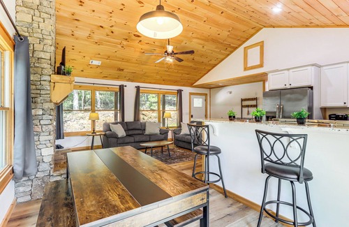McCaysville House | McCaysville Cabin: Fire Pit, BBQ + More!