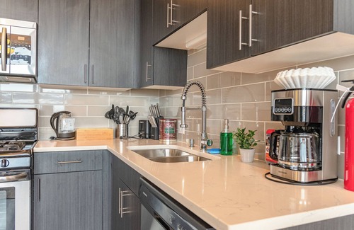 Near South Side Hotel | McCormick 2B/2Ba for up to 8 guests w Opt Parking