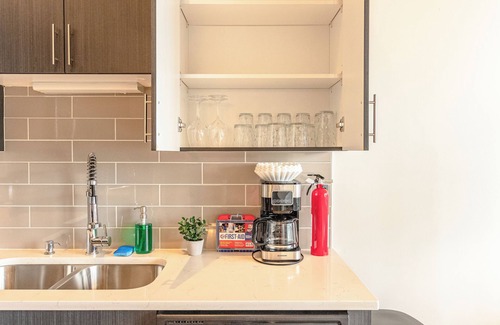 Near South Side Hotel | McCormick 2B/2Ba for up to 8 guests w Opt Parking