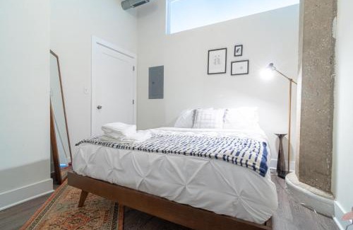 Near South Side Apartment | McCormick Place Modern 2BR Loft in Downtown Chicago Michigan Avenue with Optional Parking Near Soldier Field