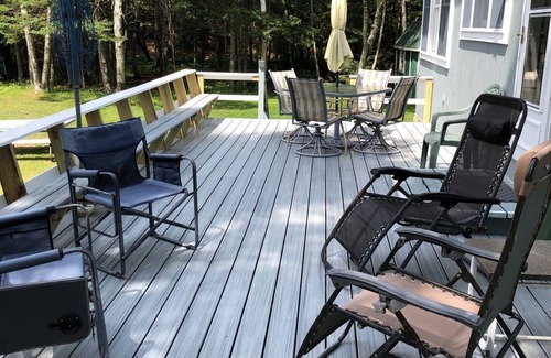 Boothbay Harbor Cottage | McFarland's Pond Cottage - Waterfront - West Harbor Pond!
