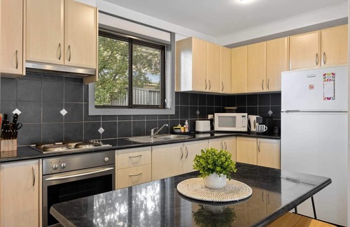 Cowes Apartment | MCKENZIE GETAWAY guests 6