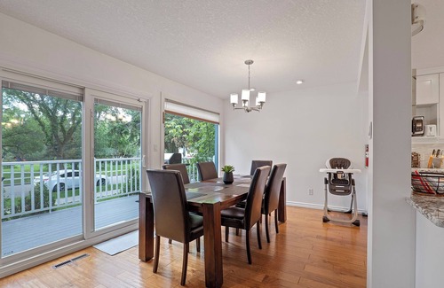Southwest Edmonton House | McKernan - Ultimate Luxury Escape with A/C + BBQ