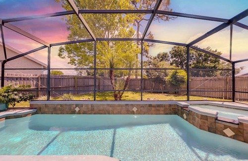 Union Park House | MCM Blend 3/2 Pool Home in Central FL with King Bed