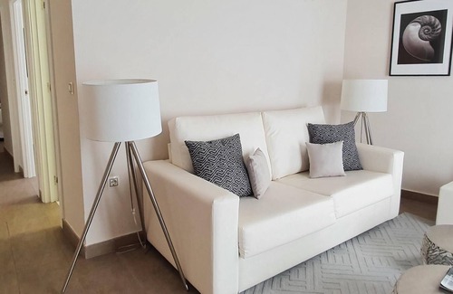 El Pilar Apartment | MD Balmes Street 2 City Center