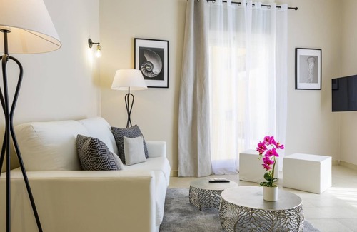 El Pilar Apartment | MD Balmes Street 4 City Center