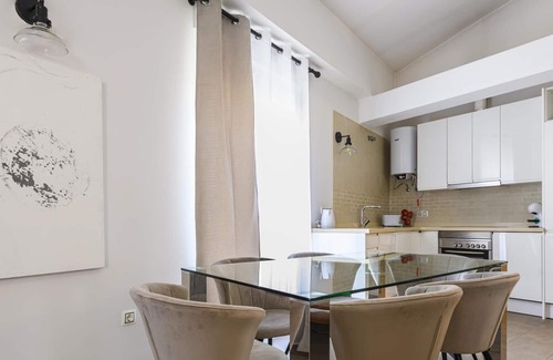 El Pilar Apartment | MD Balmes Street Duplex Apartment + Terrace