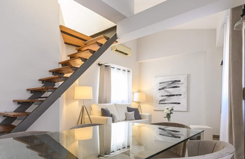 El Pilar Apartment | MD Balmes Street Duplex Apartment + Terrace